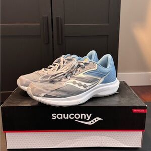 Women’s Saucony Cohesion runners